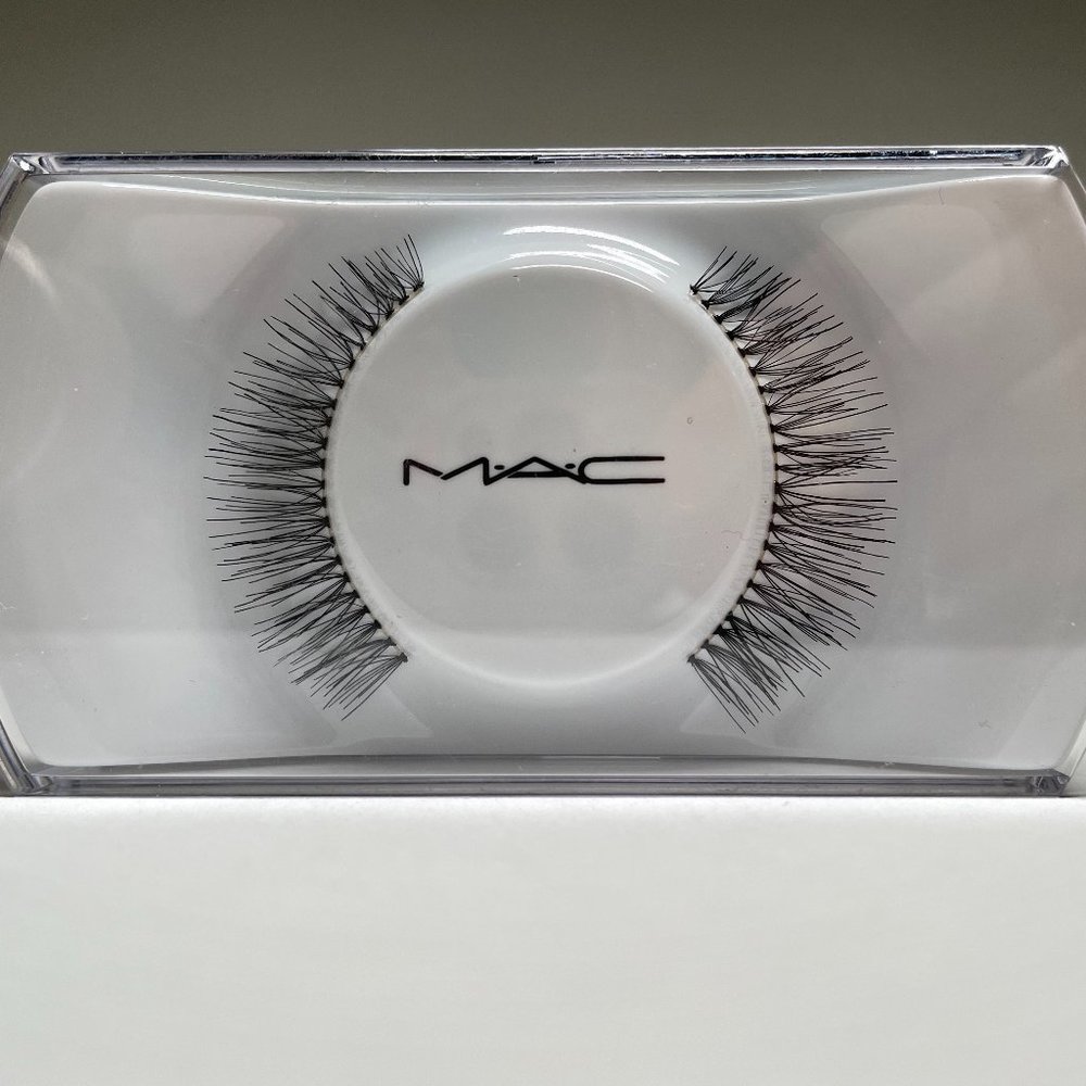 MAC False Lashes #4